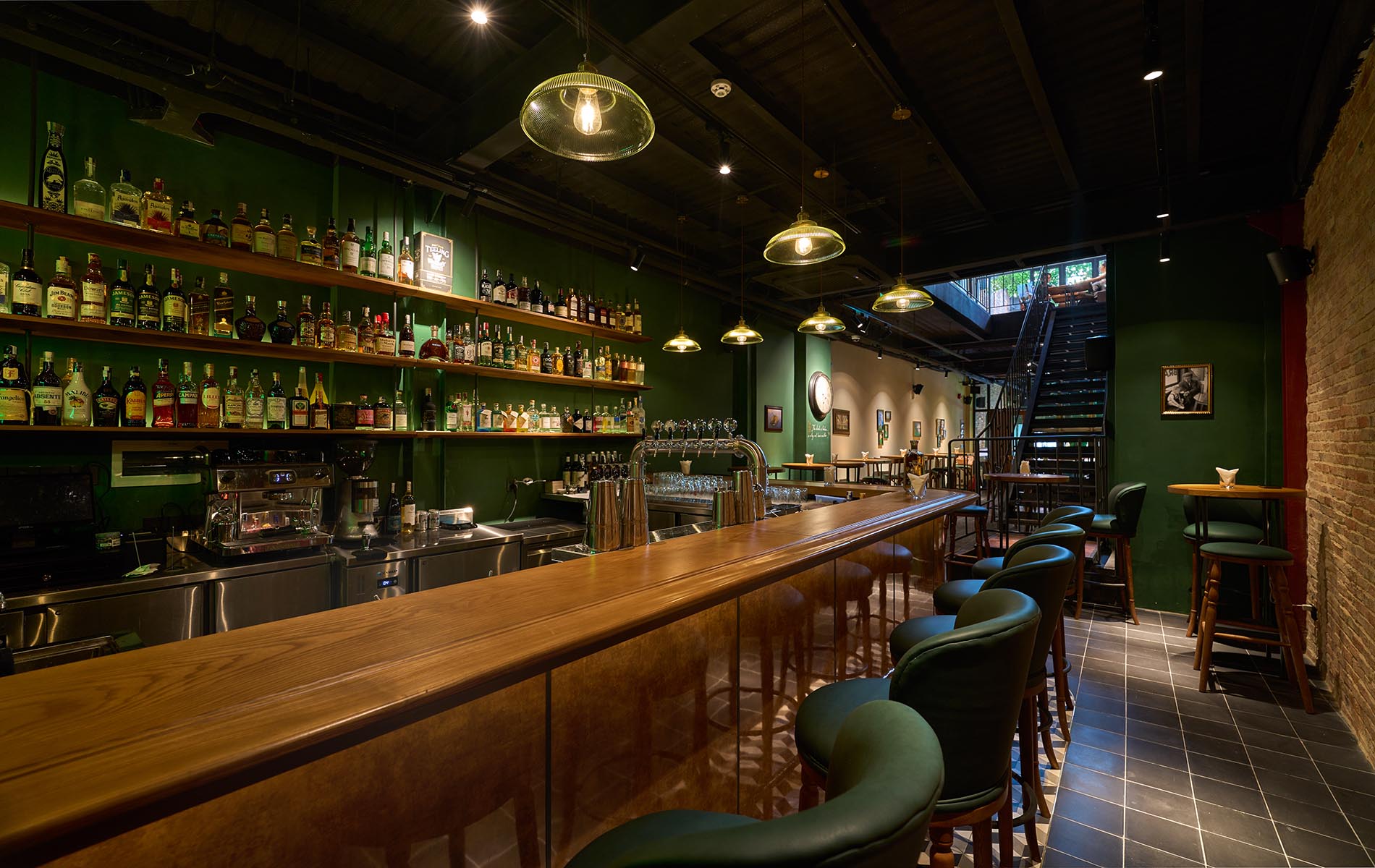 Eire Eatery & Bar